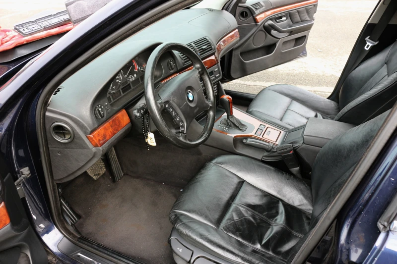 BMW 530 530 D, снимка 9 - Автомобили и джипове - 49553945