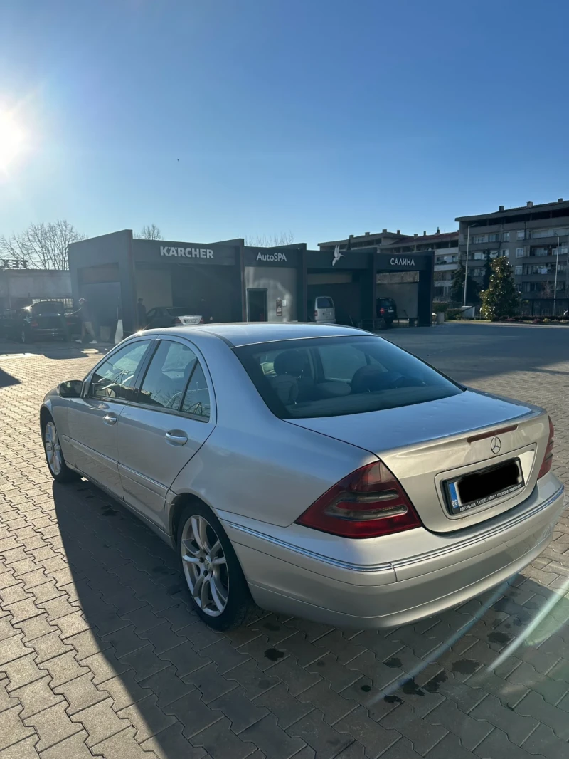 Mercedes-Benz C 220, снимка 6 - Автомобили и джипове - 49416430