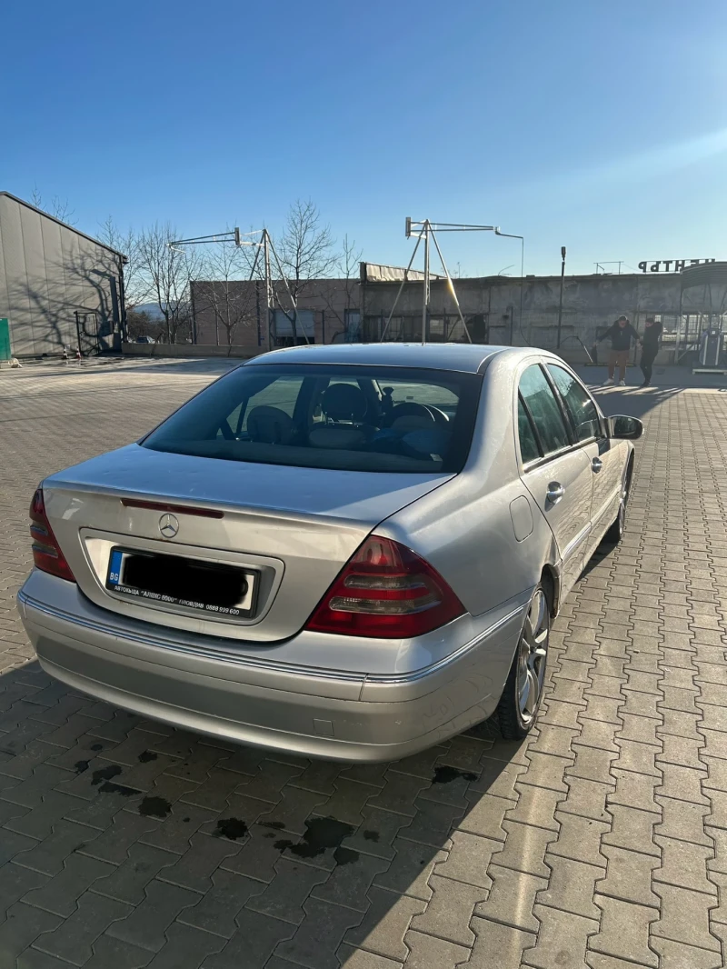 Mercedes-Benz C 220, снимка 5 - Автомобили и джипове - 49416430