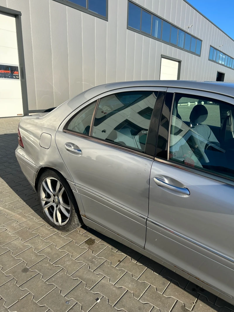 Mercedes-Benz C 220, снимка 7 - Автомобили и джипове - 49416430