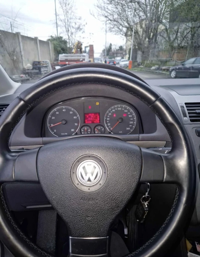 VW Touran 2.0 метан, снимка 7 - Автомобили и джипове - 49589532