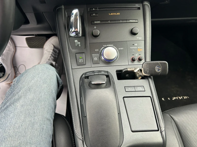 Lexus CT 200h 93x-KM NOVA, снимка 10 - Автомобили и джипове - 49659006