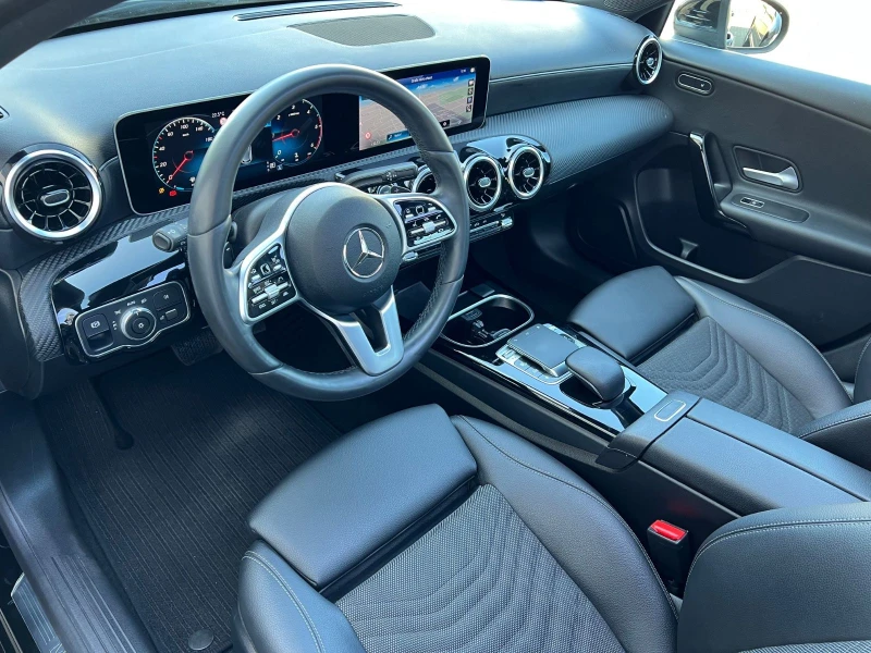 Mercedes-Benz A 200 150HP/NAVI/LED/AMBI/DISTR/CAM/PANO/434vpr, снимка 8 - Автомобили и джипове - 50300683