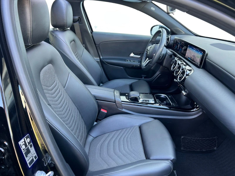 Mercedes-Benz A 200 150HP/NAVI/LED/AMBI/DISTR/CAM/PANO/434vpr, снимка 11 - Автомобили и джипове - 50300683