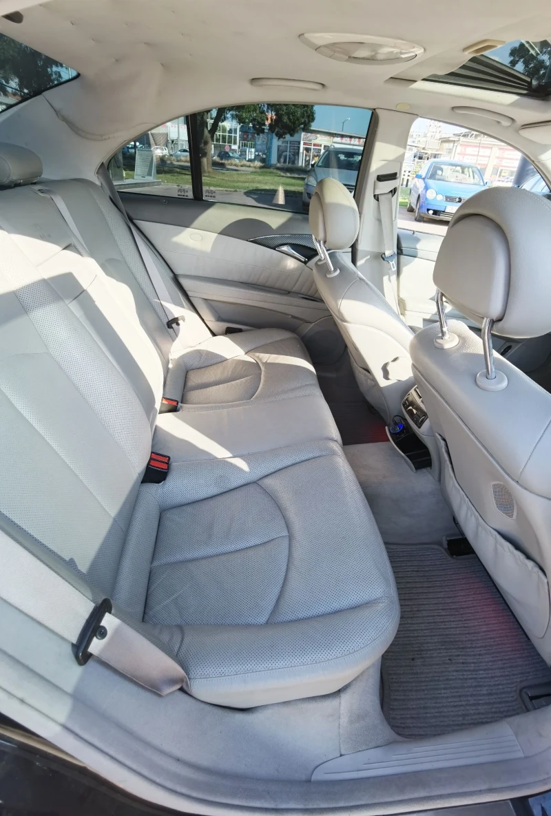 Mercedes-Benz E 320, снимка 6 - Автомобили и джипове - 52789021