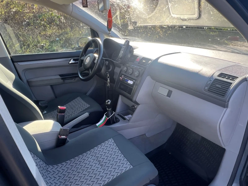 VW Touran 1.9 TDI 101 6+ 1, снимка 7 - Автомобили и джипове - 53100836