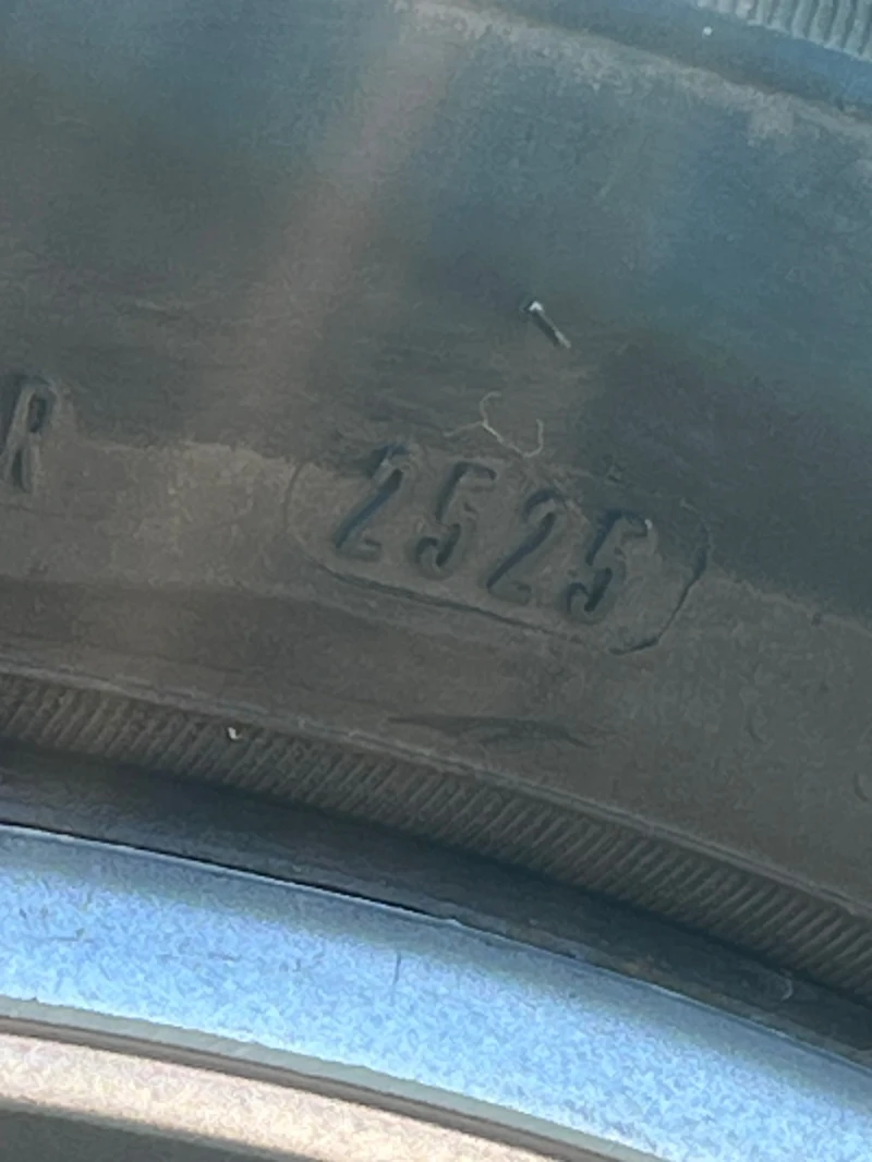 VW Touran 1.9 TDI 101 6+ 1, снимка 15 - Автомобили и джипове - 53100836