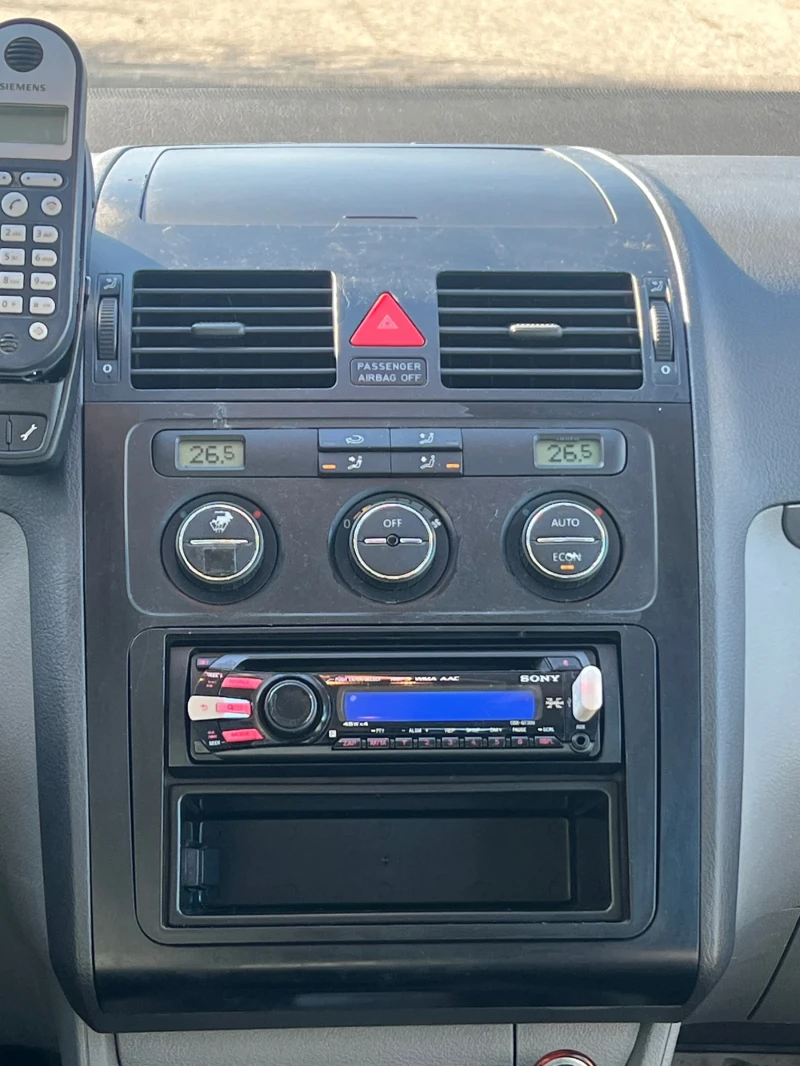 VW Touran 1.9 TDI 101 6+ 1, снимка 10 - Автомобили и джипове - 53100836