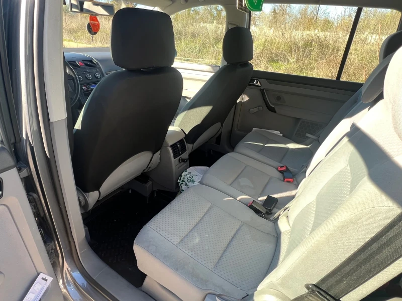 VW Touran 1.9 TDI 101 6+ 1, снимка 8 - Автомобили и джипове - 53100836