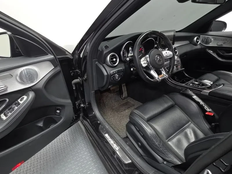 Mercedes-Benz C 63 AMG, снимка 10 - Автомобили и джипове - 56737904