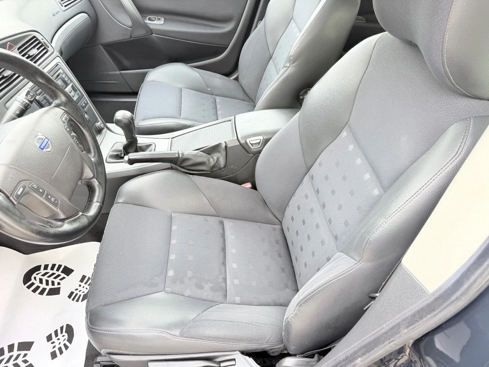 Volvo V70 2.4d D5* NOVA* UNIKAT, снимка 8 - Автомобили и джипове - 37762203