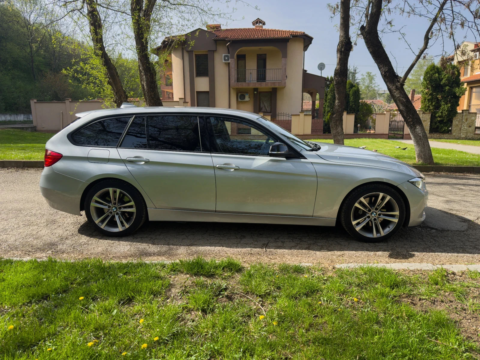 BMW 330 F31 330d xDrive - изображение 4