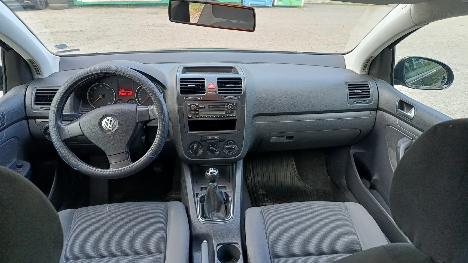 VW Golf 1.6 MPI 102 к.с. - изображение 10