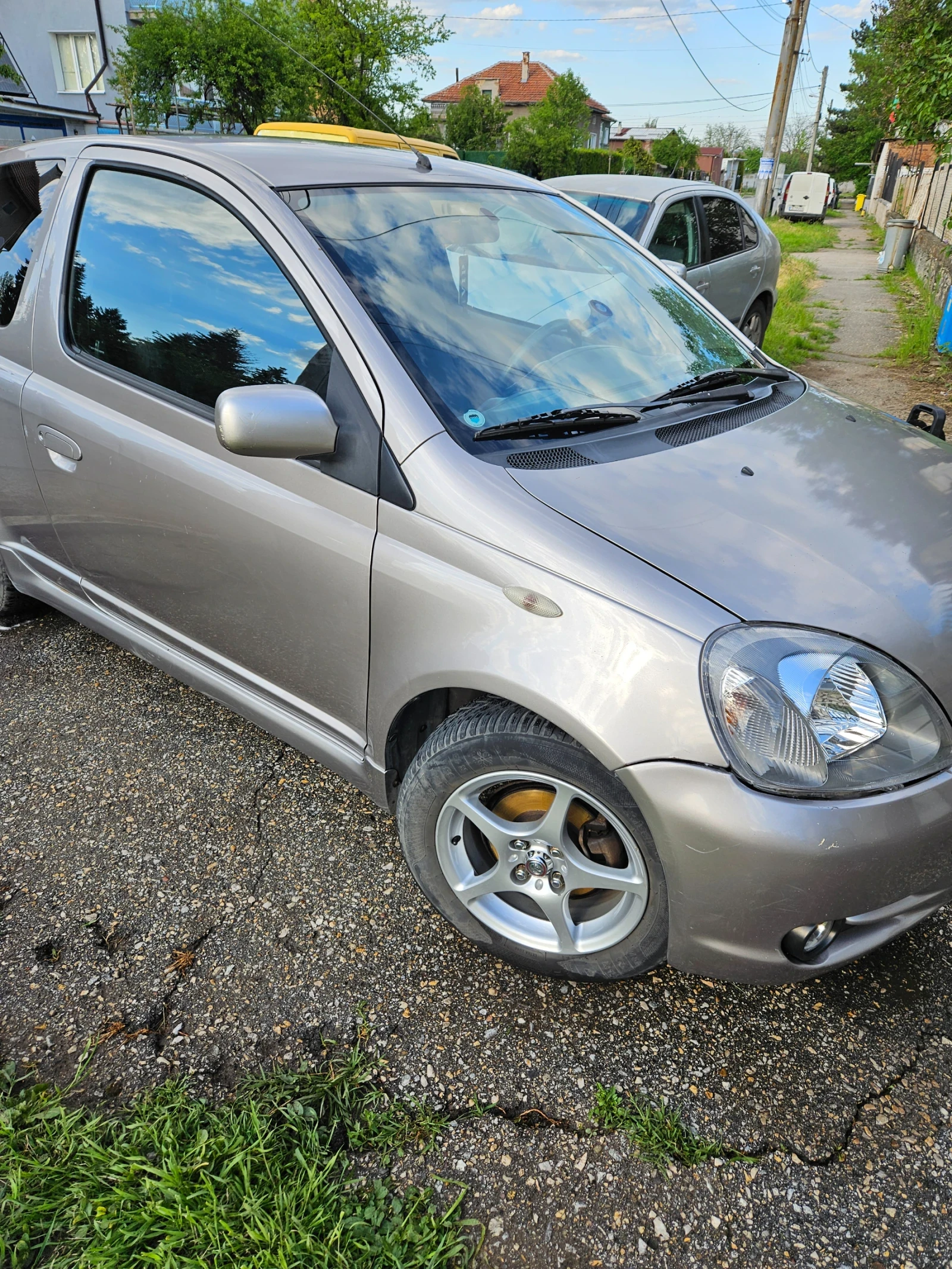 Toyota Yaris  - изображение 5