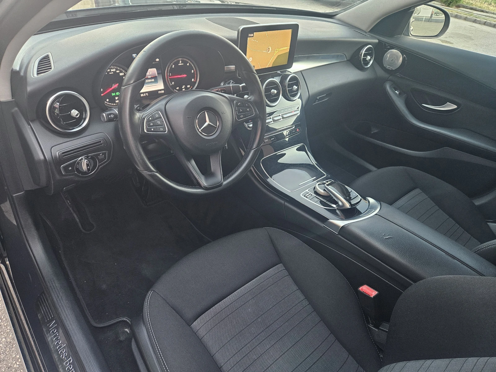 Mercedes-Benz C 220 d-Avantgarde - изображение 9