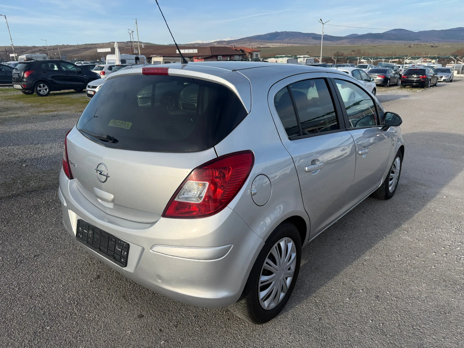 Opel Corsa 1.2 , снимка 5 - Автомобили и джипове - 53795321
