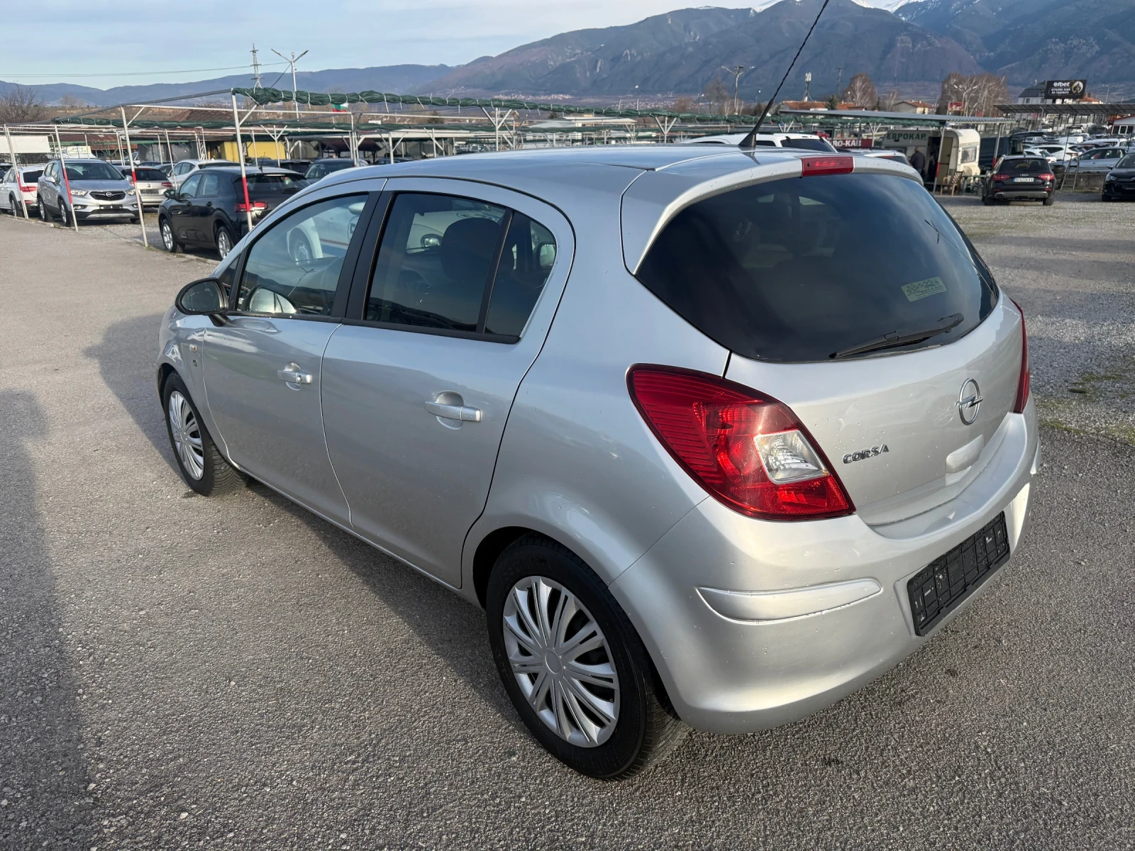 Opel Corsa 1.2 , снимка 4 - Автомобили и джипове - 53795321