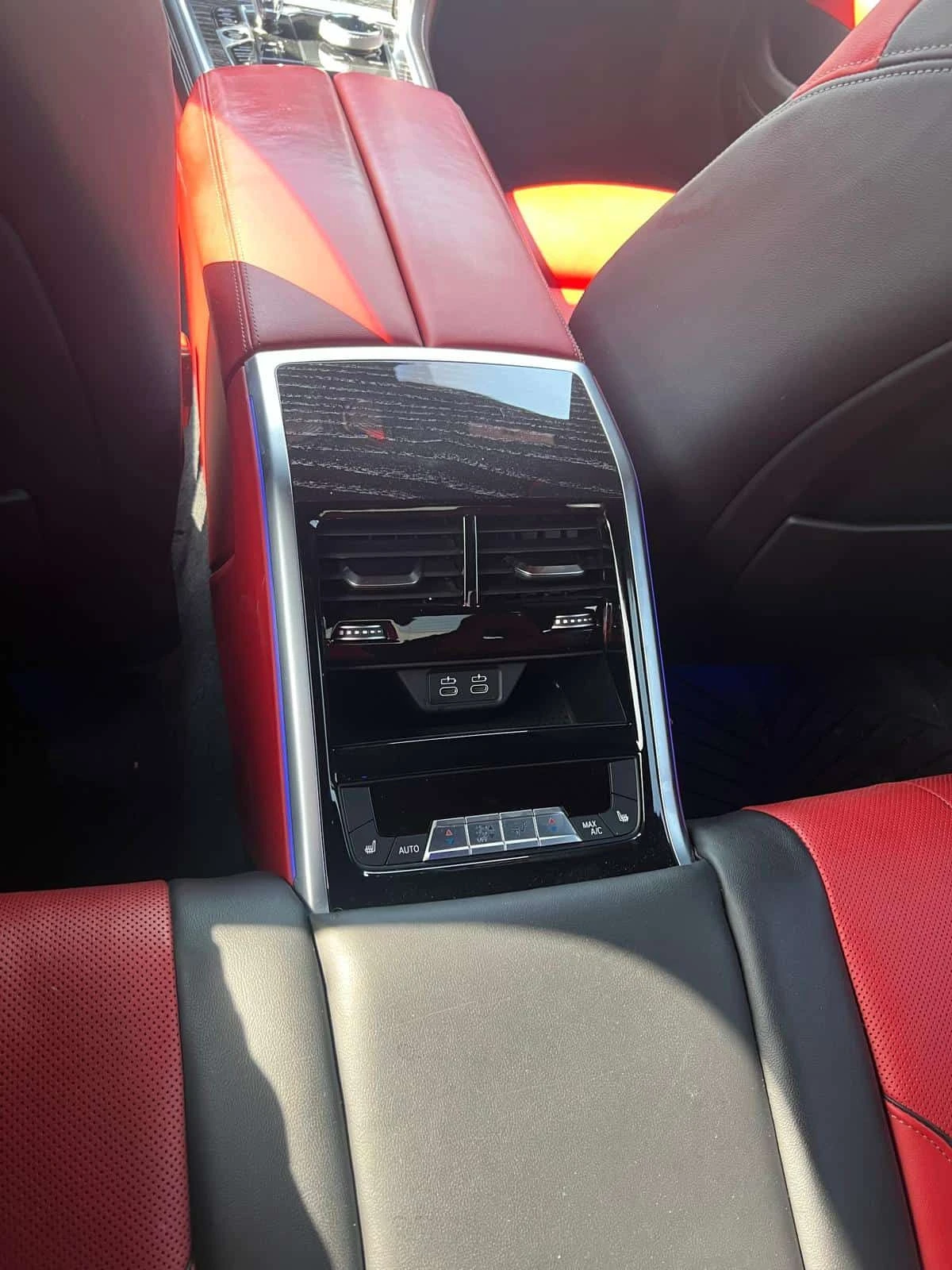 BMW 850  xDrive /DISTRONIC/360/HARMAN KARDON/ЛАЗЕРИ, снимка 11 - Автомобили и джипове - 53978124