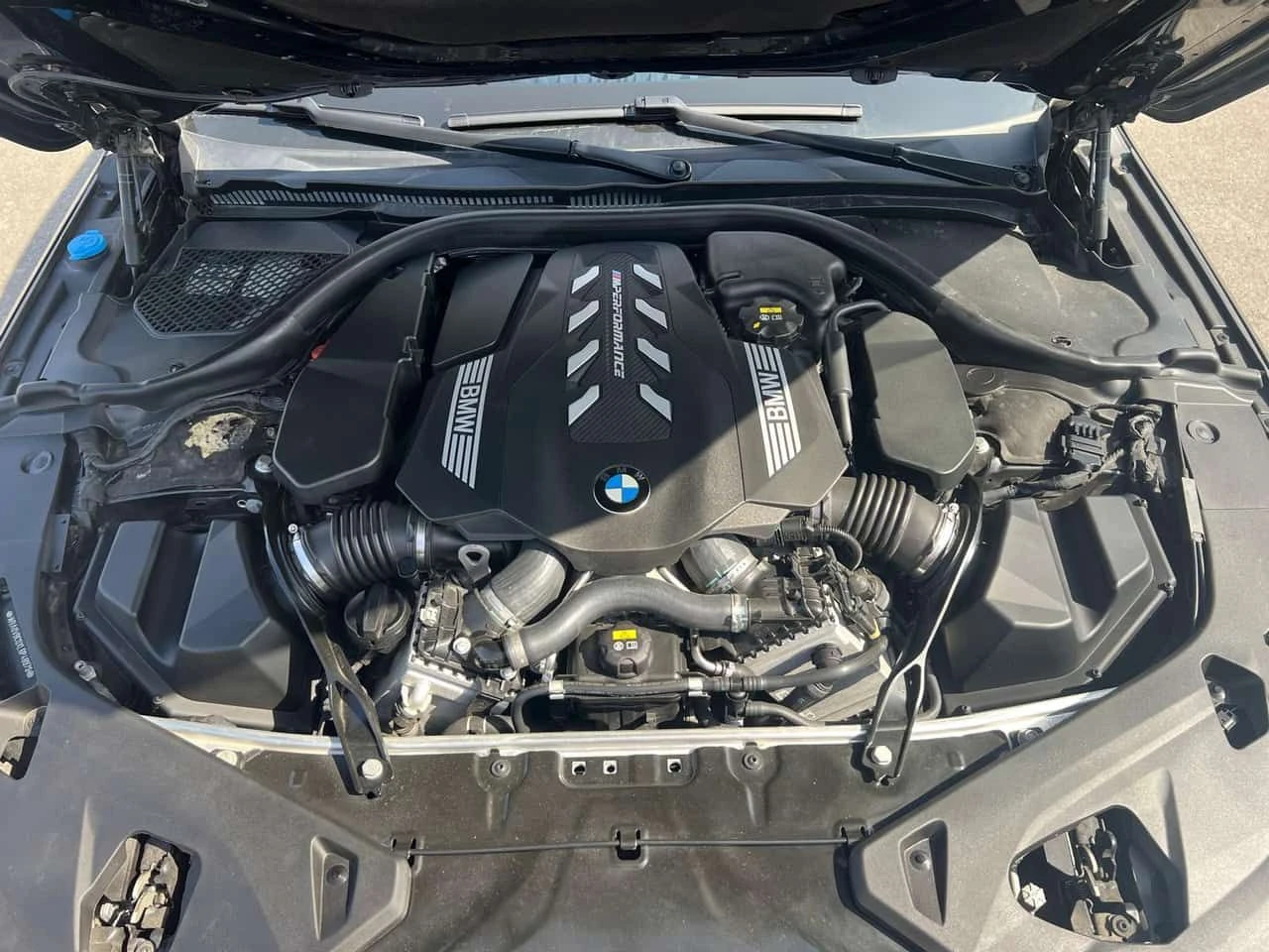 BMW 850  xDrive /DISTRONIC/360/HARMAN KARDON/ЛАЗЕРИ, снимка 12 - Автомобили и джипове - 53978124