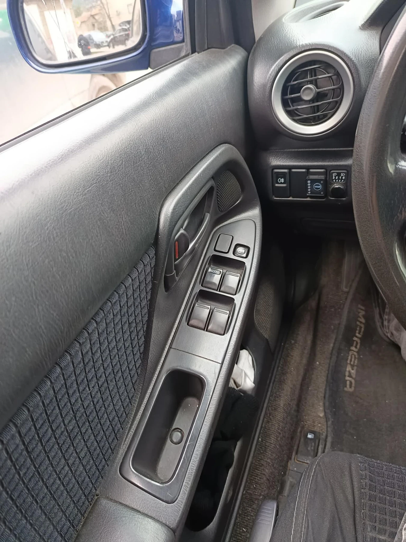 Subaru Impreza 1.6i, снимка 8 - Автомобили и джипове - 54379909