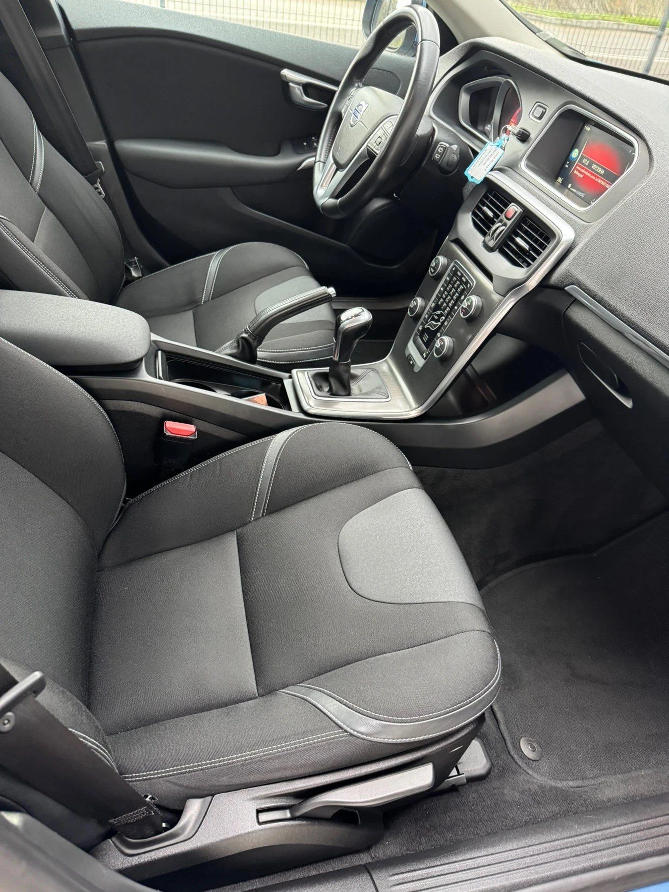 Volvo V40 2.0 D2 120 hp Summum , снимка 8 - Автомобили и джипове - 54583980
