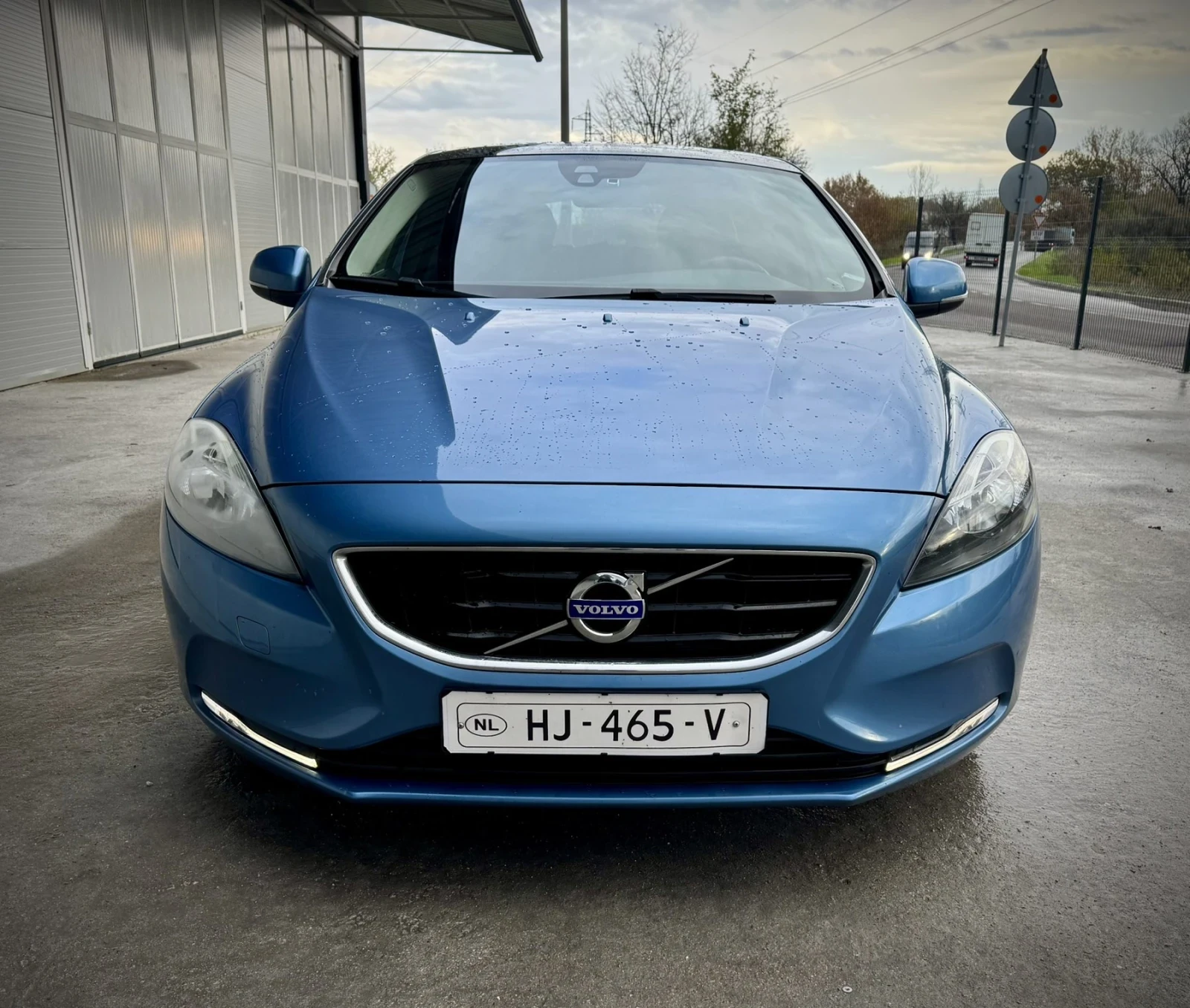 Volvo V40 2.0 D2 120 hp Summum , снимка 6 - Автомобили и джипове - 54583980
