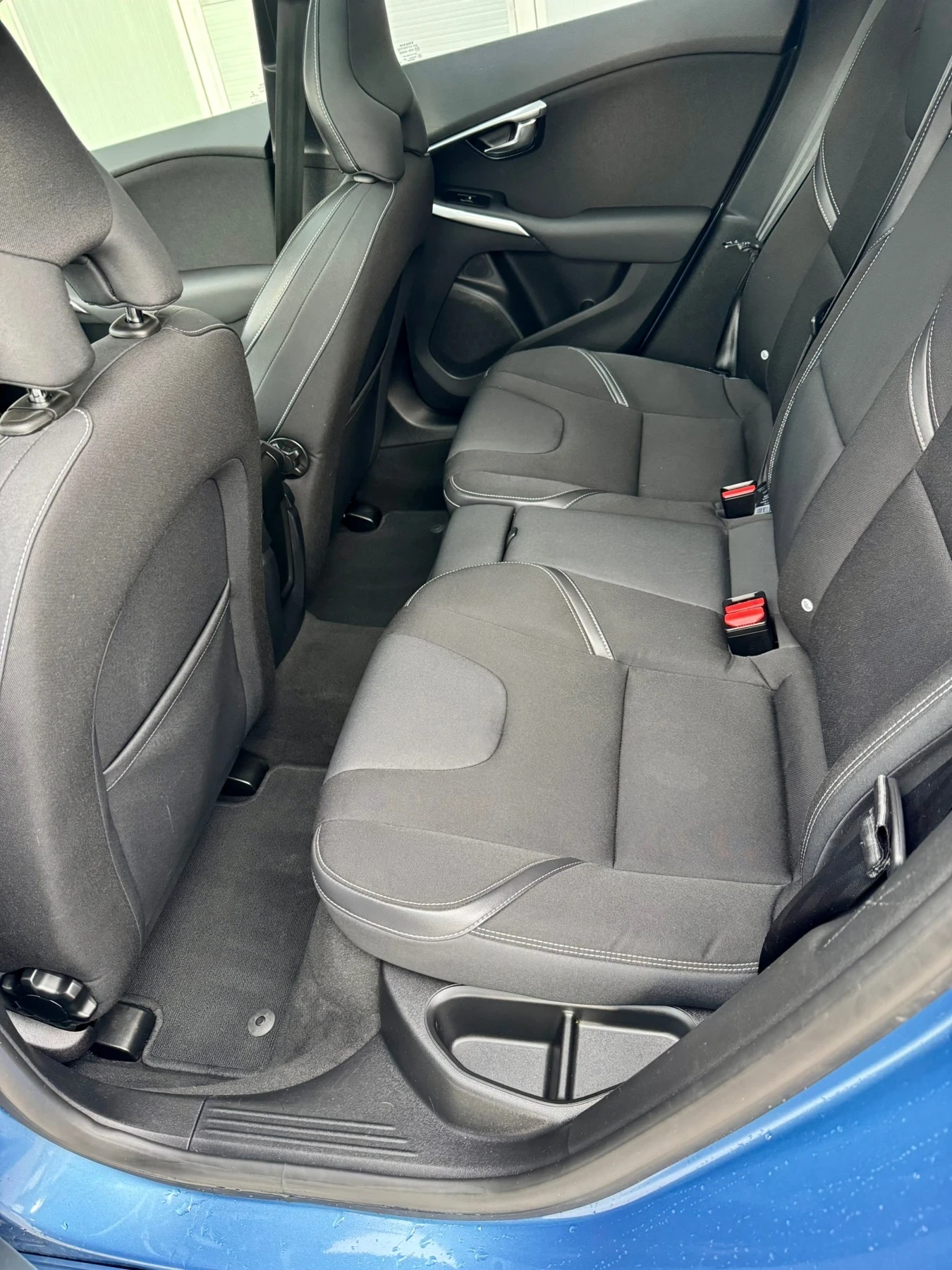 Volvo V40 2.0 D2 120 hp Summum , снимка 9 - Автомобили и джипове - 54583980