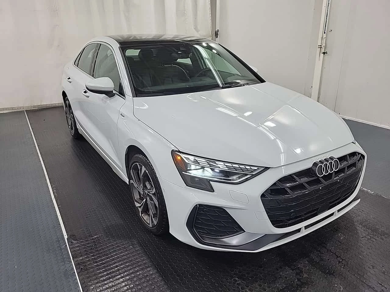 Audi A3 * Progressiv * ДИСТРОНИК* КАМЕРА* ПАНОРАМА* , снимка 3 - Автомобили и джипове - 54997234