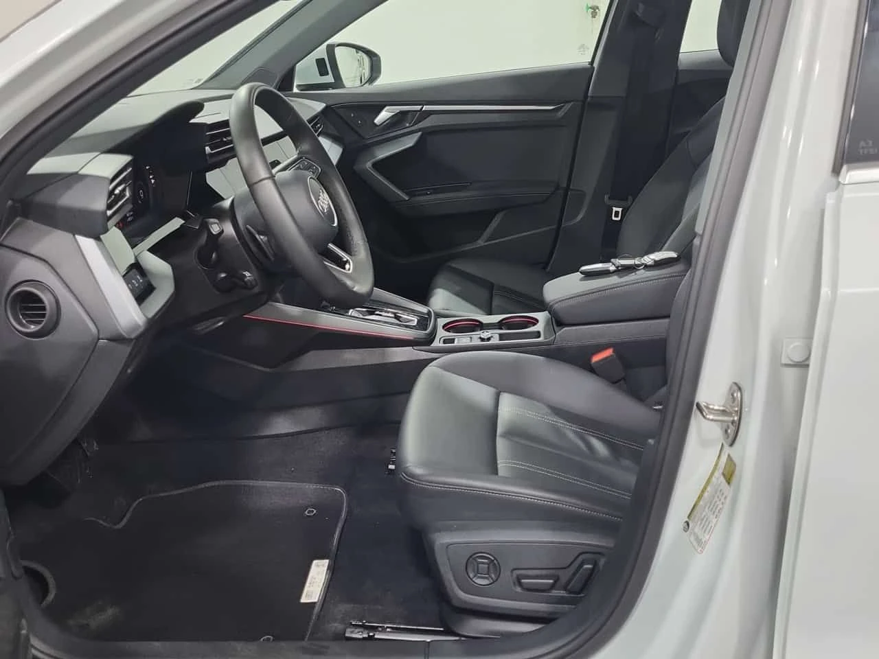 Audi A3 * Progressiv * ДИСТРОНИК* КАМЕРА* ПАНОРАМА* , снимка 8 - Автомобили и джипове - 54997234