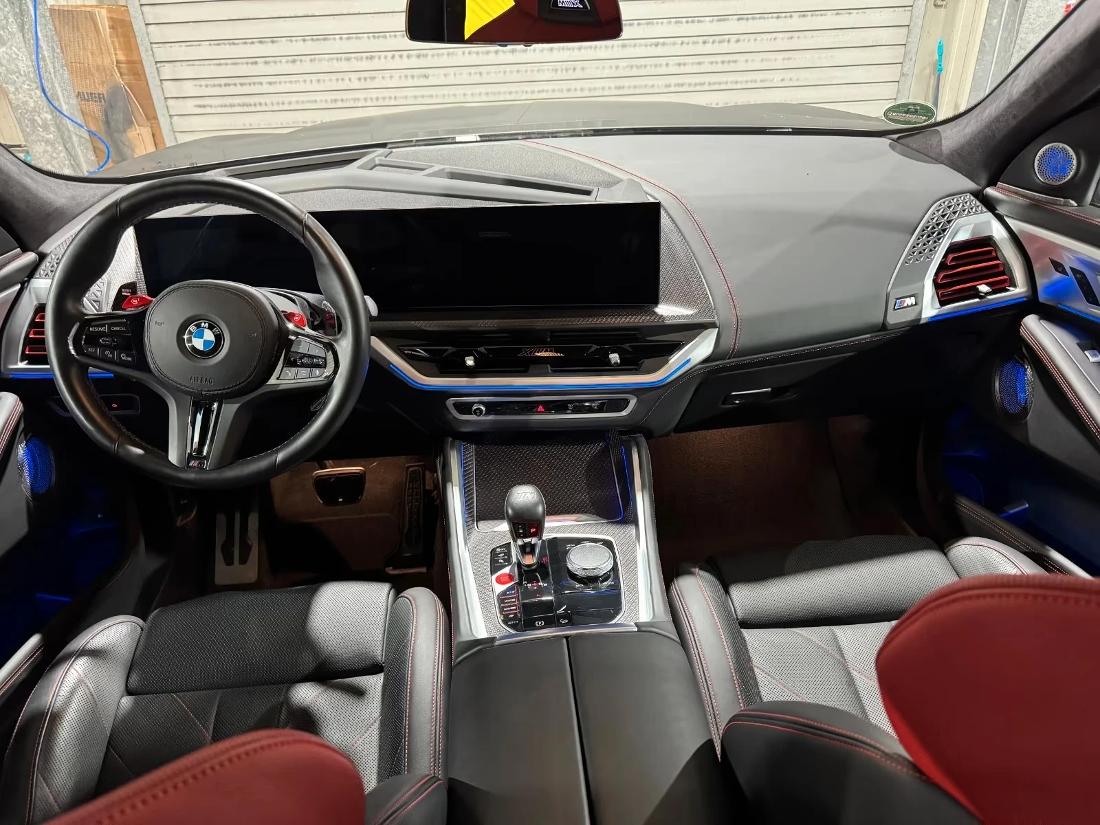 BMW XM RED LABEL / B&W / ICONIC GLOW / SHADOW LINE / HUD, снимка 7 - Автомобили и джипове - 55411687