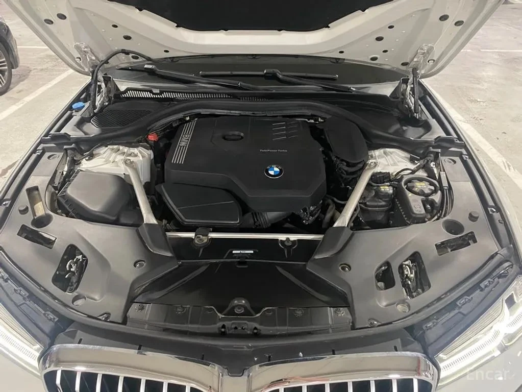 BMW 530 i xDrive M Sport | ДИСТРОНИК | ОБДУХВАНЕ , снимка 6 - Автомобили и джипове - 56132892
