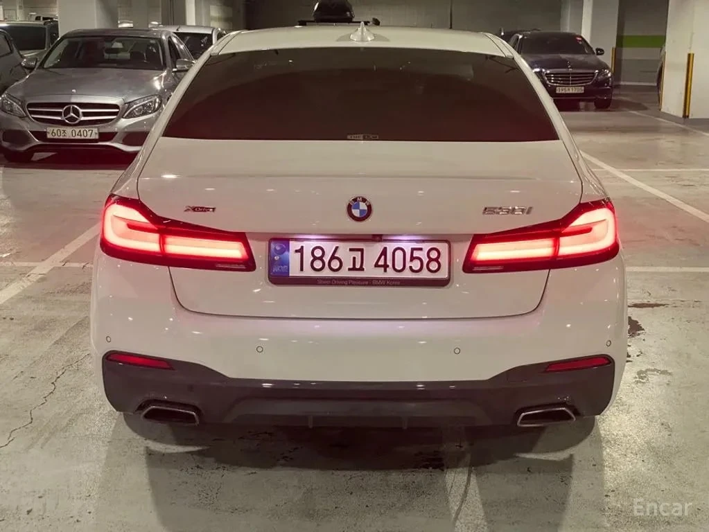BMW 530 i xDrive M Sport | ДИСТРОНИК | ОБДУХВАНЕ , снимка 4 - Автомобили и джипове - 56132892