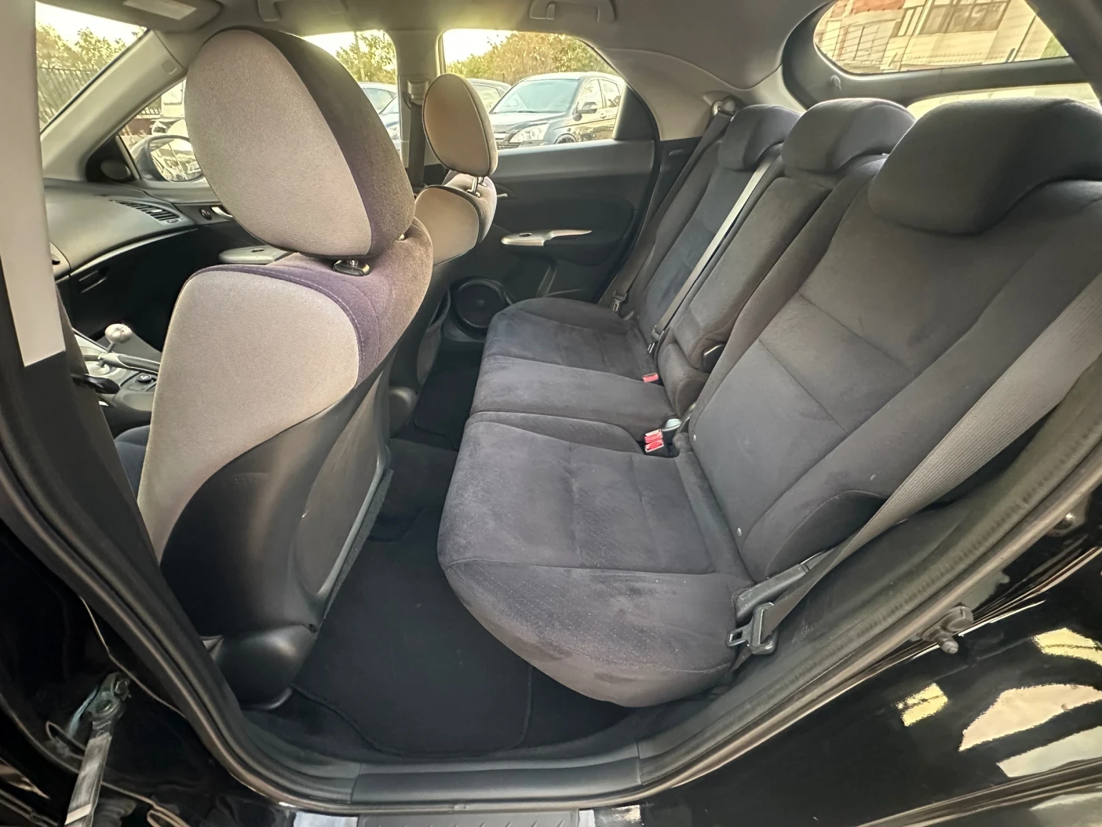 Honda Civic 1.8V-TEC//140KS//EXECUTIVE, снимка 14 - Автомобили и джипове - 56273672