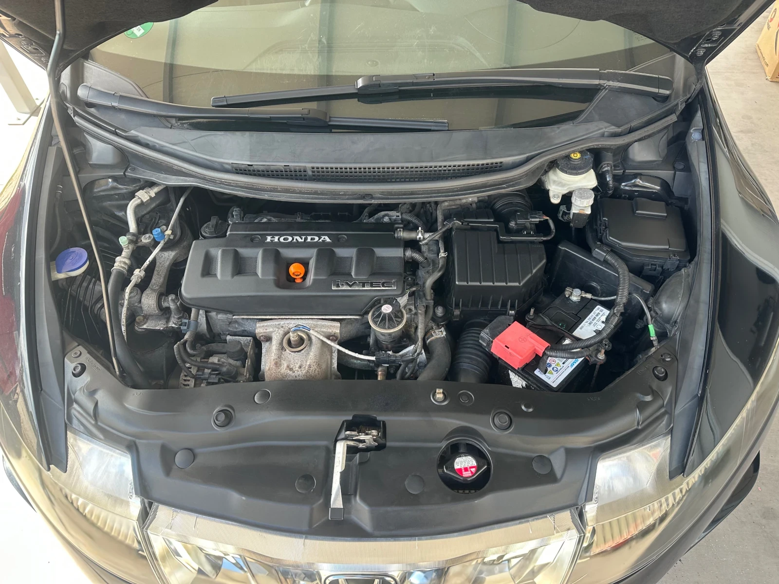 Honda Civic 1.8V-TEC//140KS//EXECUTIVE, снимка 16 - Автомобили и джипове - 56273672