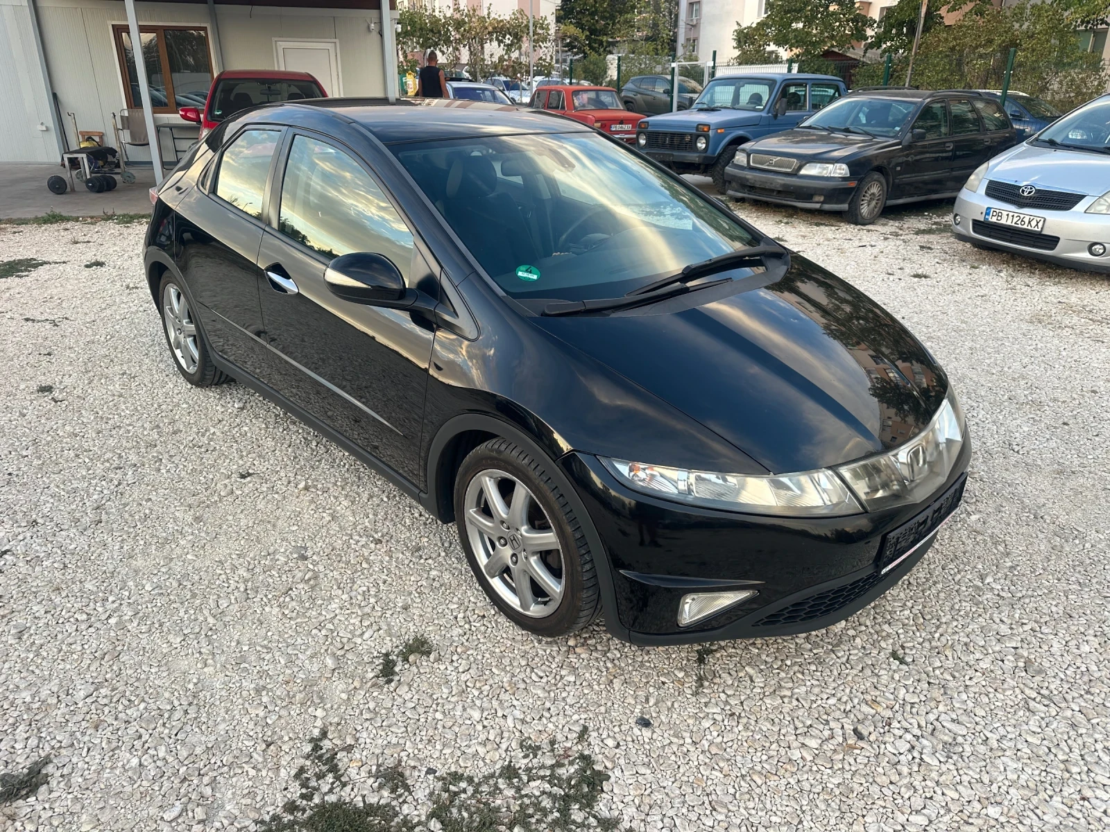 Honda Civic 1.8V-TEC//140KS//EXECUTIVE, снимка 8 - Автомобили и джипове - 56273672