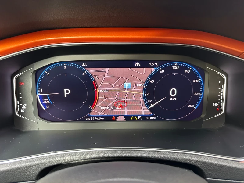 VW T-Roc CarPlay/Beats Audio/63000km, снимка 11 - Автомобили и джипове - 47042278