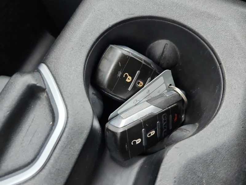 Dodge RAM 1500 * SPORT CREW CAB SHORT BED * CARFAX * БЕЗ ПЪРВОНАЧ, снимка 8 - Автомобили и джипове - 53077169