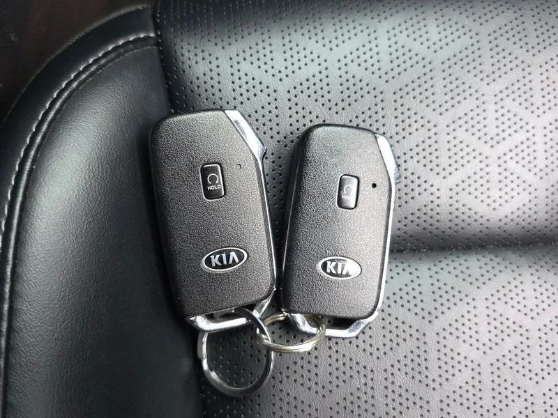 Kia Sorento 2.2 Automatic, снимка 16 - Автомобили и джипове - 55723748