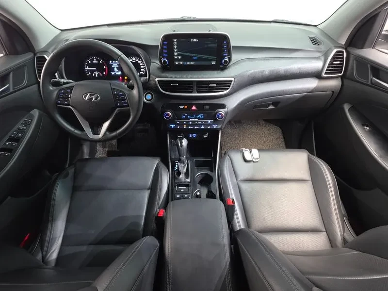 Hyundai Tucson 2.0 2Wd Modern, снимка 7 - Автомобили и джипове - 55885077