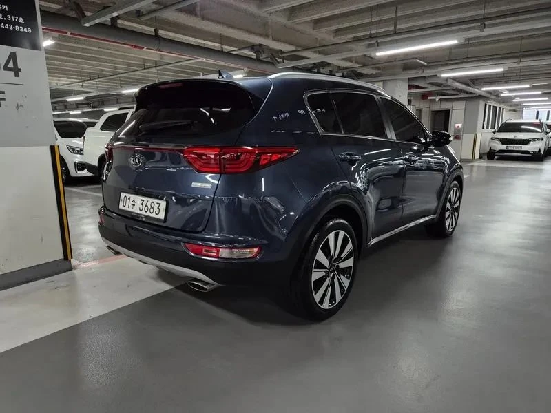 Kia Sportage, снимка 2 - Автомобили и джипове - 56687830