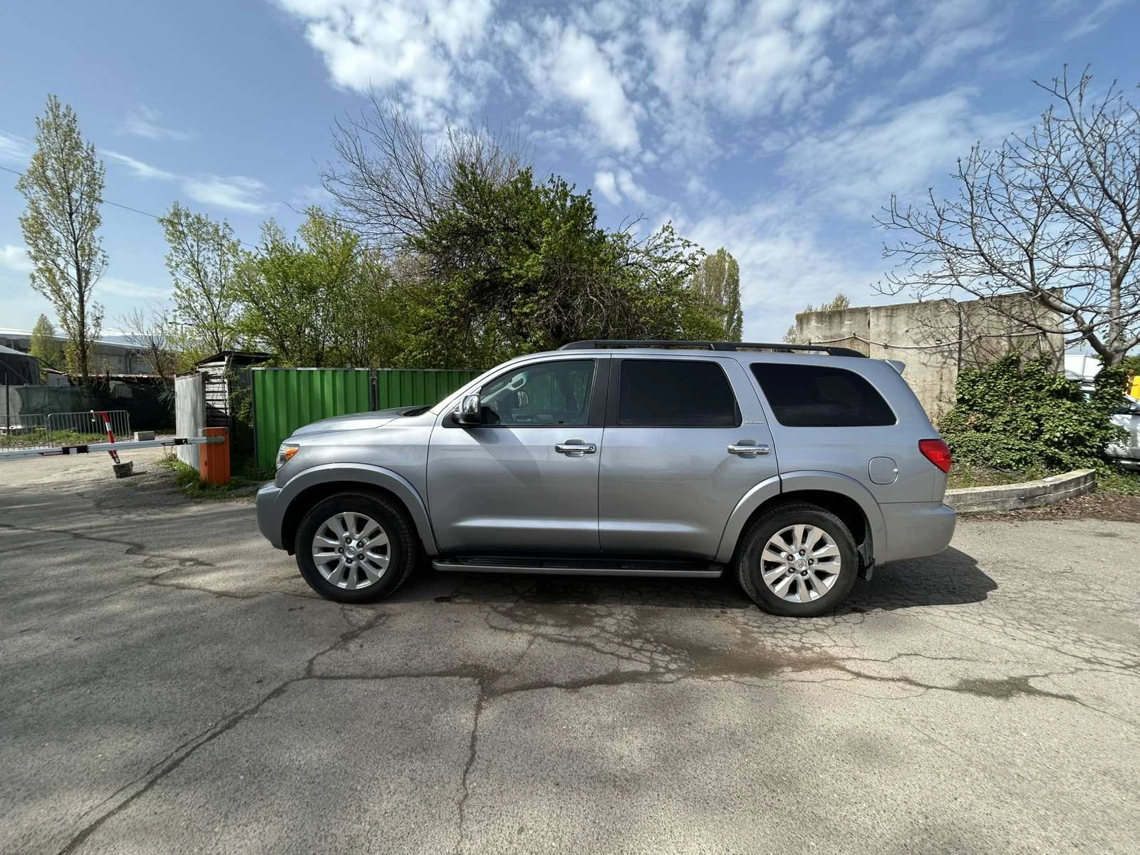 Toyota Sequoia Platinum 5.7 - изображение 7