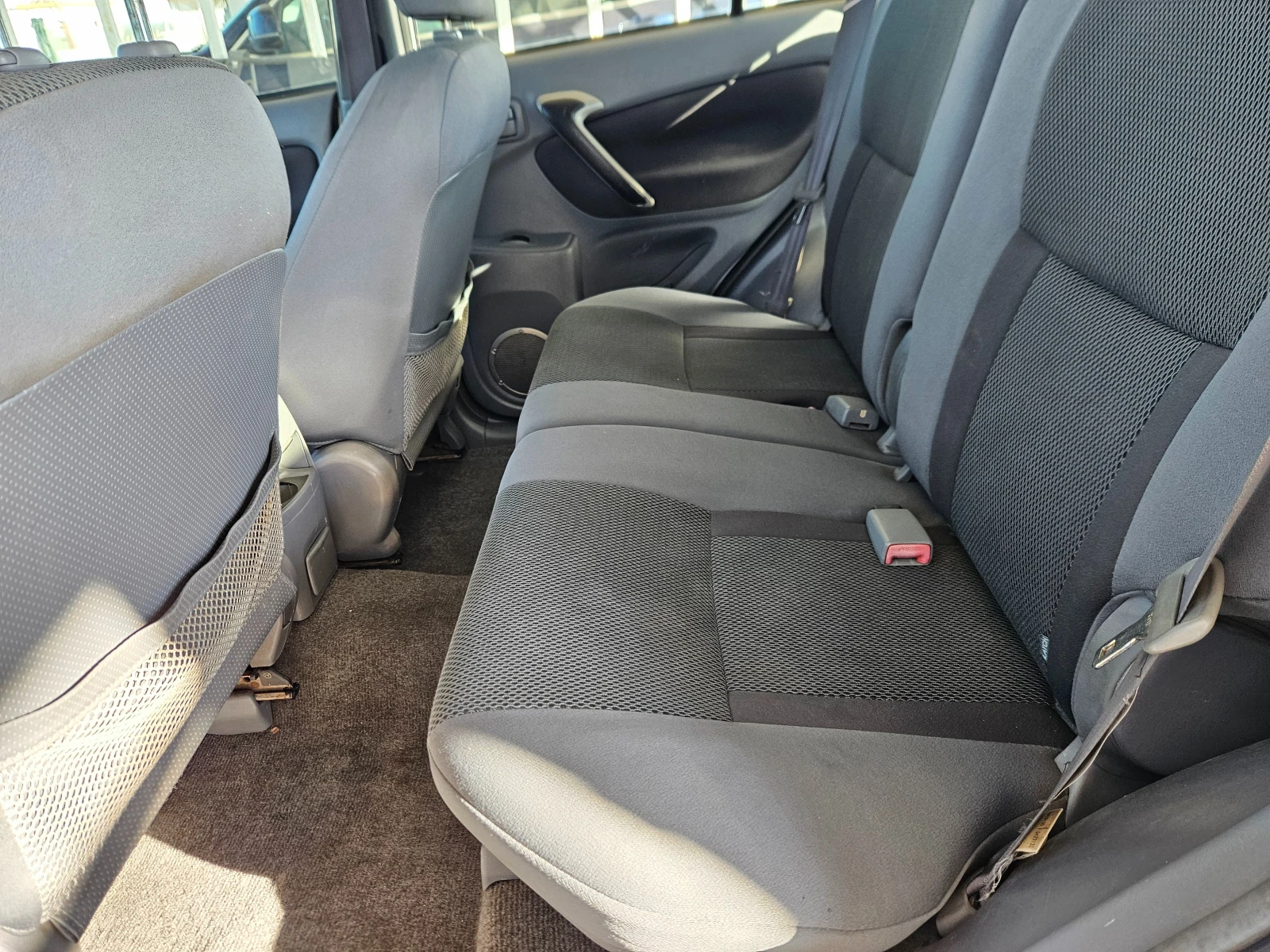 Toyota Rav4  - изображение 8