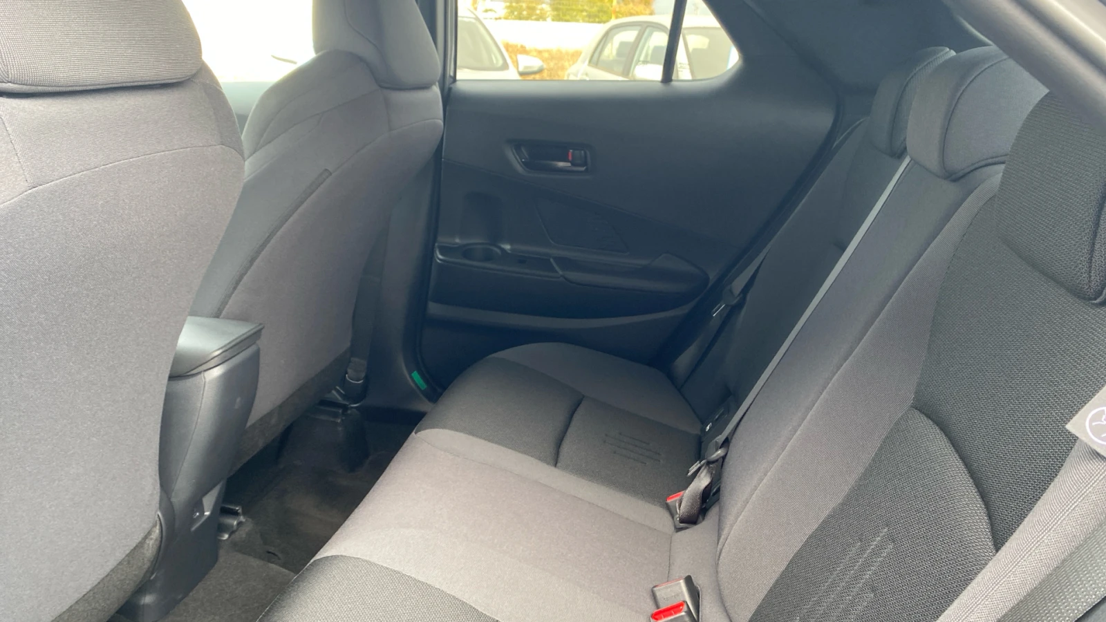 Toyota C-HR 1.8 HEV Club | Mobile.bg   14