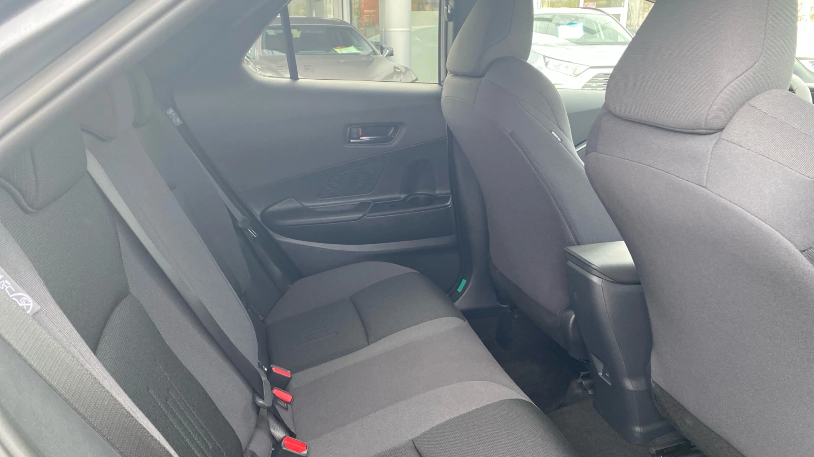 Toyota C-HR 1.8 HEV Club | Mobile.bg   11