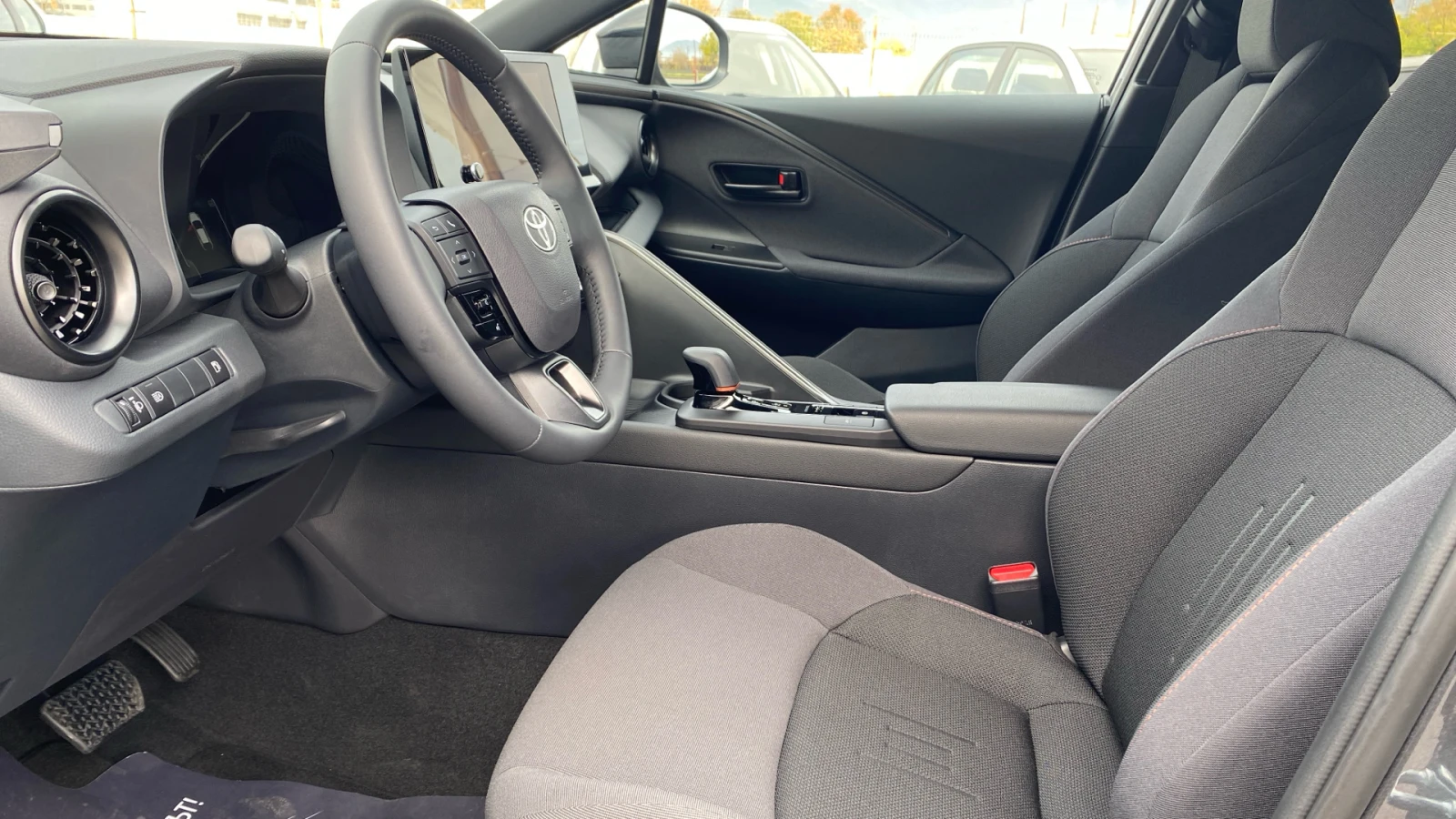 Toyota C-HR 1.8 HEV Club | Mobile.bg   15