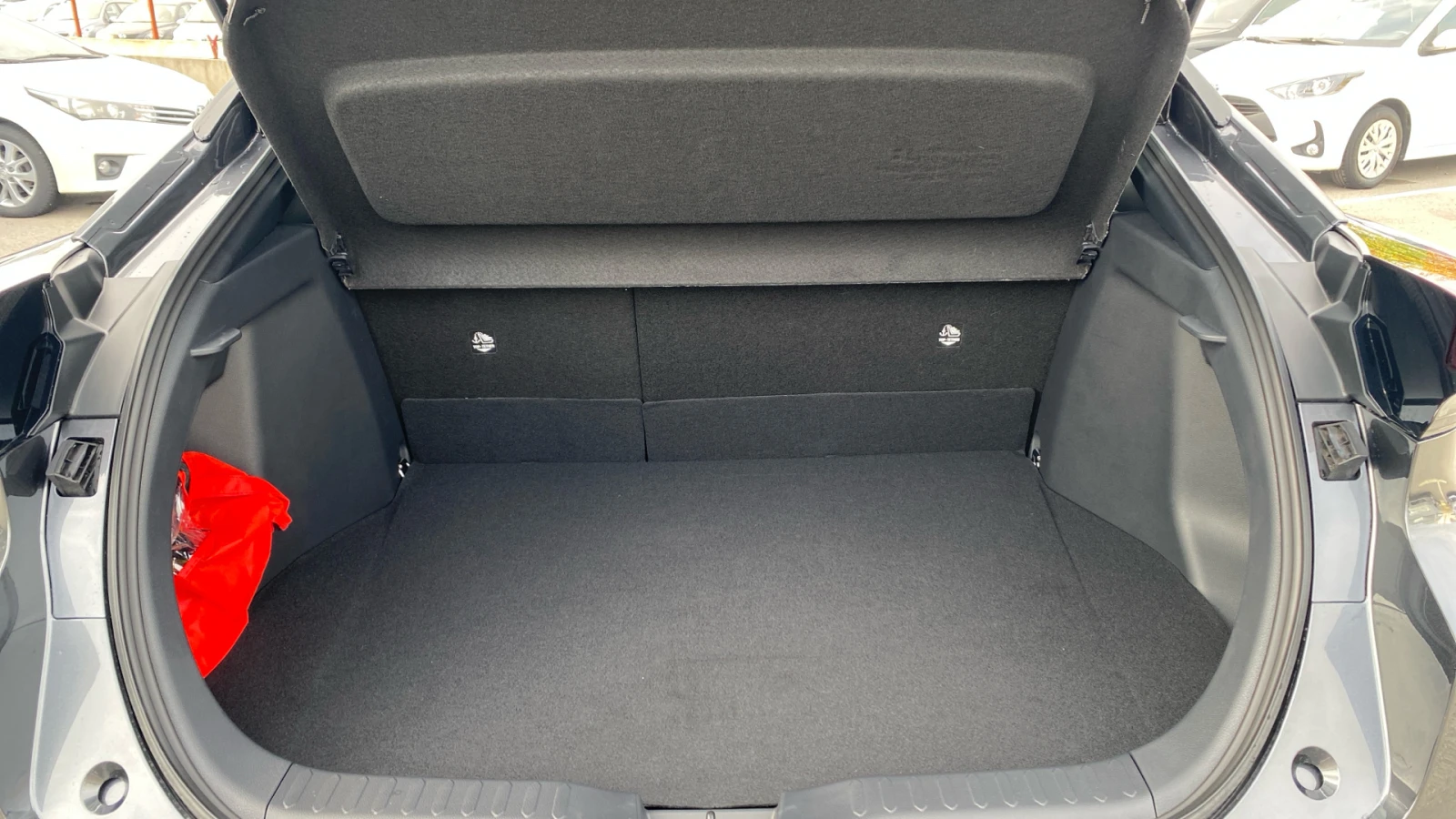 Toyota C-HR 1.8 HEV Club | Mobile.bg   13