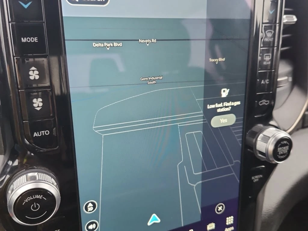 Dodge RAM 1500 * SPORT CREW CAB SHORT BED * CARFAX * БЕЗ ПЪРВОНАЧ - изображение 10