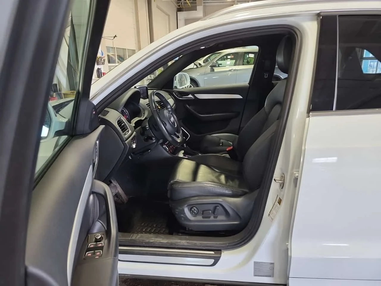 Audi Q3 * TECHNIK * CARFAX * БЕЗ ПЪРВОНАЧАЛНА ВНОСКА - изображение 5