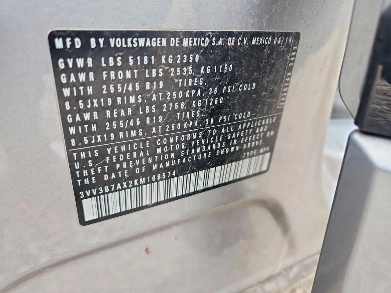 VW Tiguan * R-LINE* SE* , снимка 13 - Автомобили и джипове - 54027860