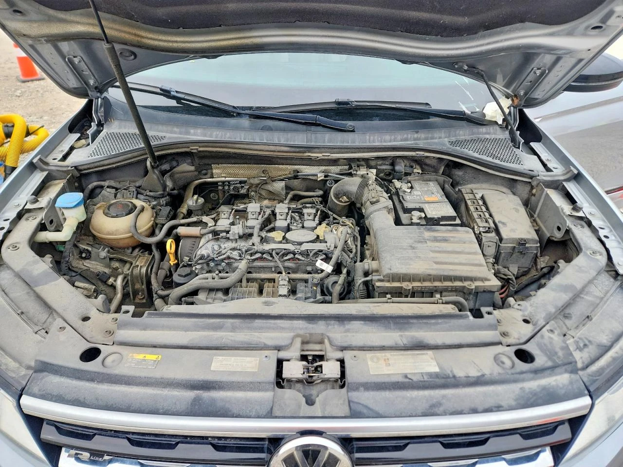 VW Tiguan * R-LINE* SE* , снимка 12 - Автомобили и джипове - 54027860